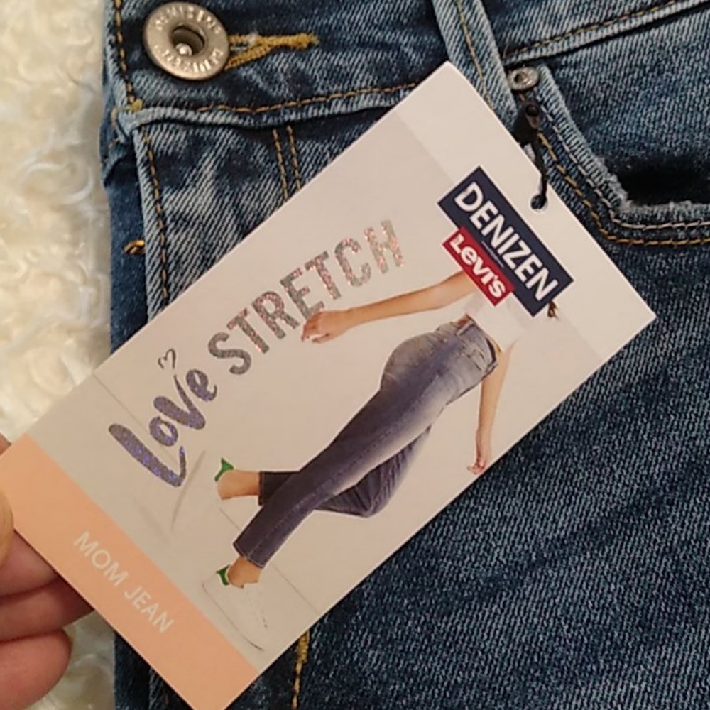 LEVI'S MOM Jeans - Picture 6 of 10